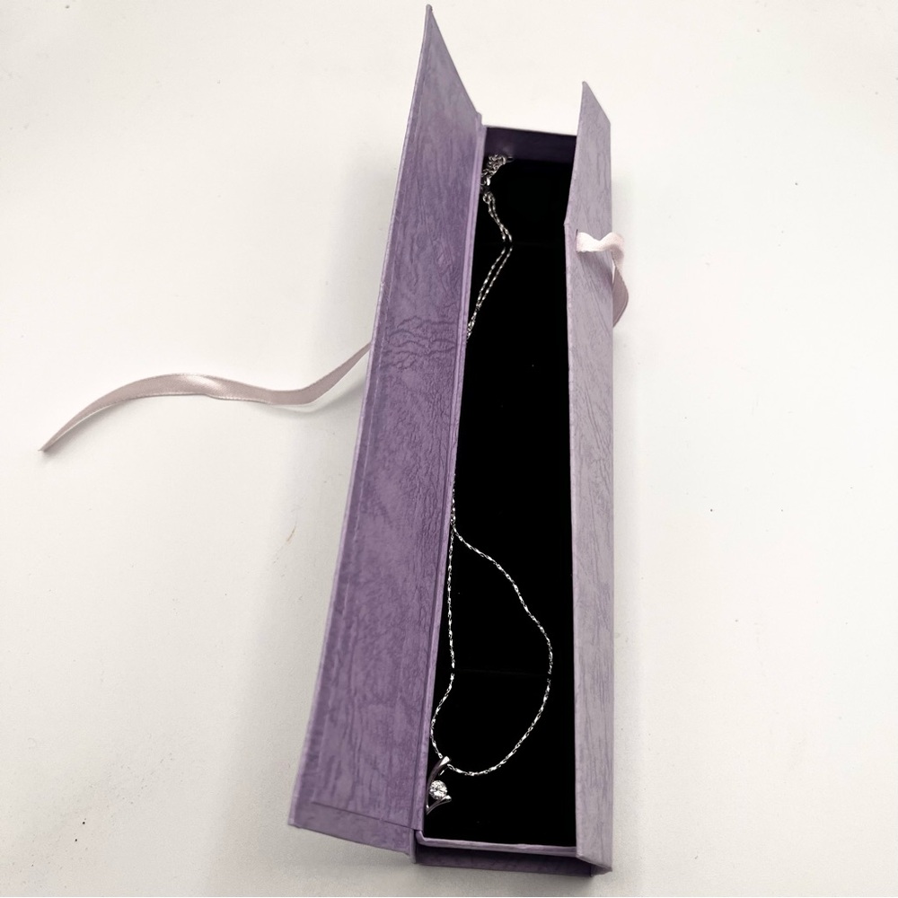 BNIB PENDANT NECKLACE WITH GIFT BOX (PURPLE BOX)